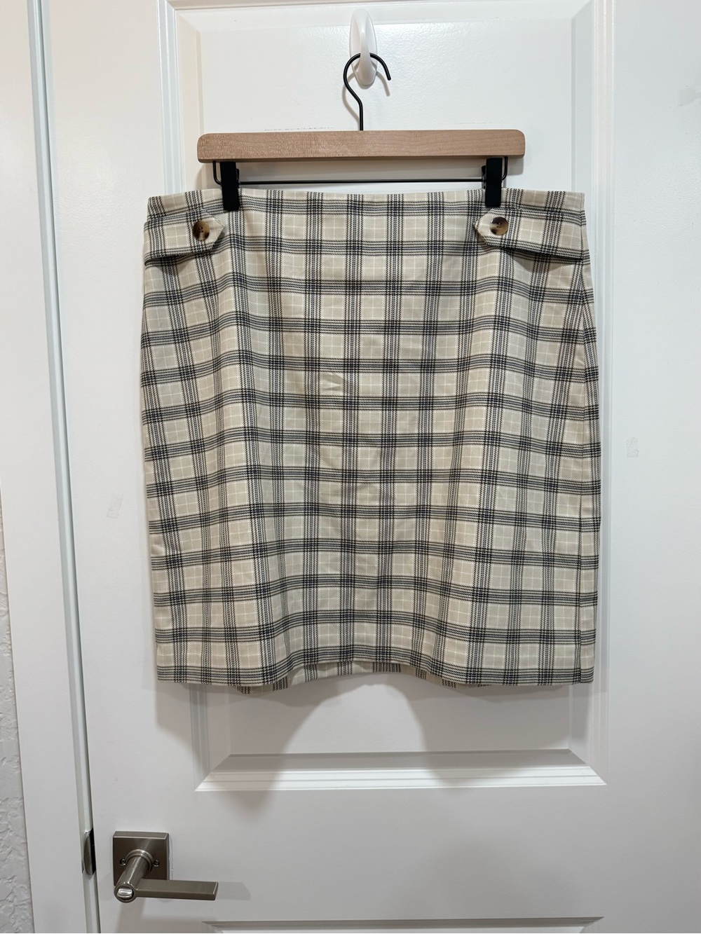NWT Ann Taylor Neutral Plaid Pencil Skirt Size 16  Professional Career Academia